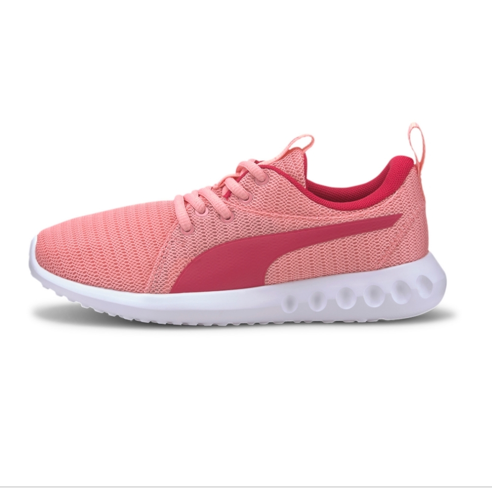 Puma Ladies pink tennis shoes. Size 7 Box included.